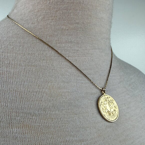Vintage Sarah Coventry Gold Tone Capricorn Zodiac Medallion Pendant Necklace - Picture 5 of 6